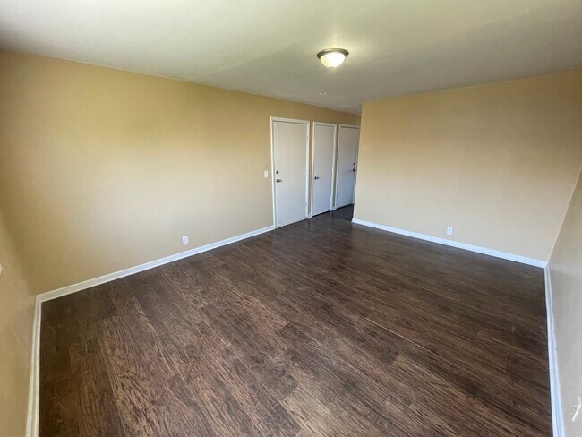 Building Photo - 111 Harbor Dr