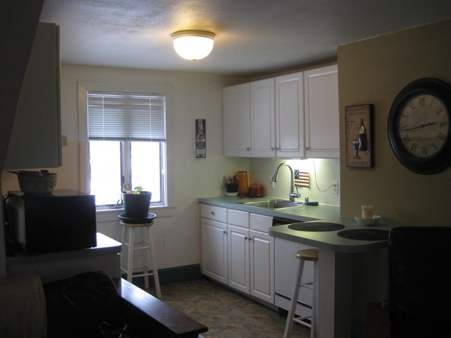 Building Photo - 300 Inman Terrace