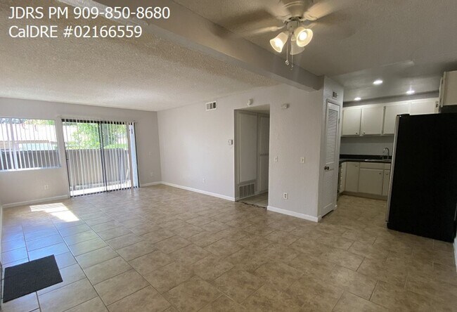 Foto del edificio - Diamond Bar 2 Bedroom Condo