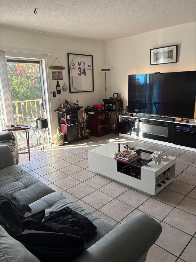 Foto del edificio - 2238 Monroe St