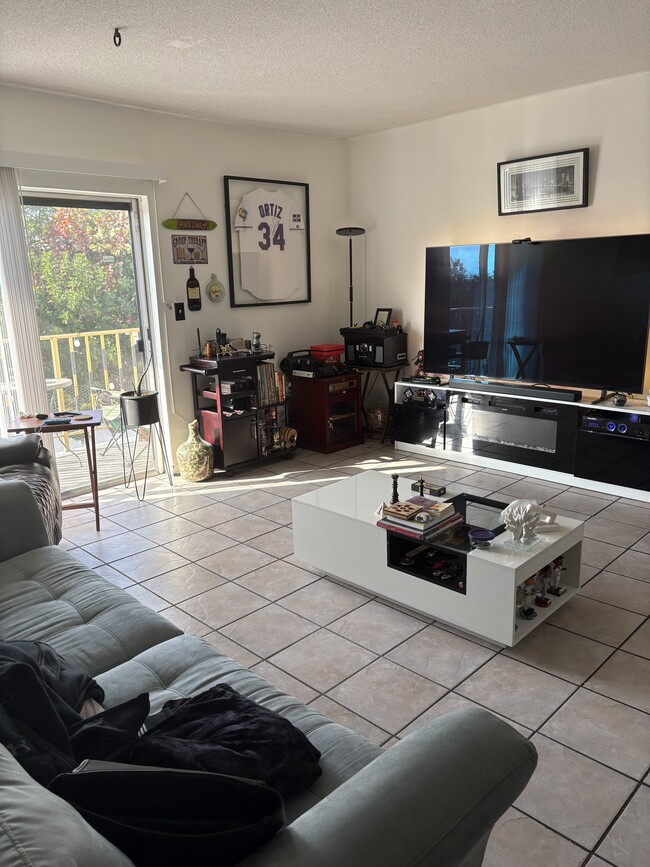 Building Photo - 2238 Monroe St