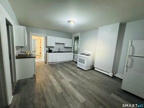 Building Photo - 29 White St