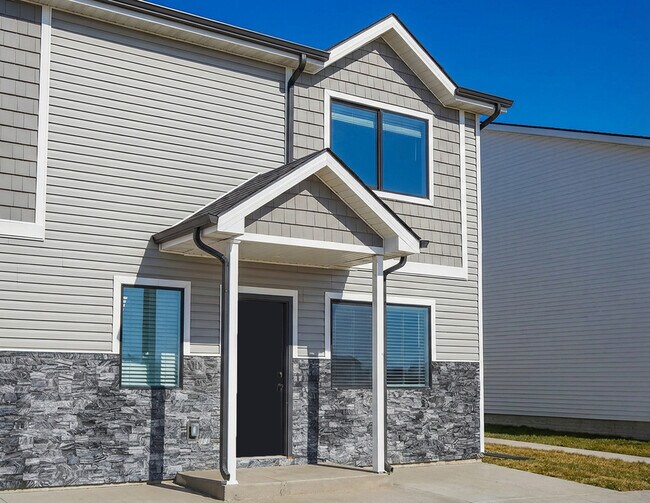 Building Photo - 14405 Springbrook Trl