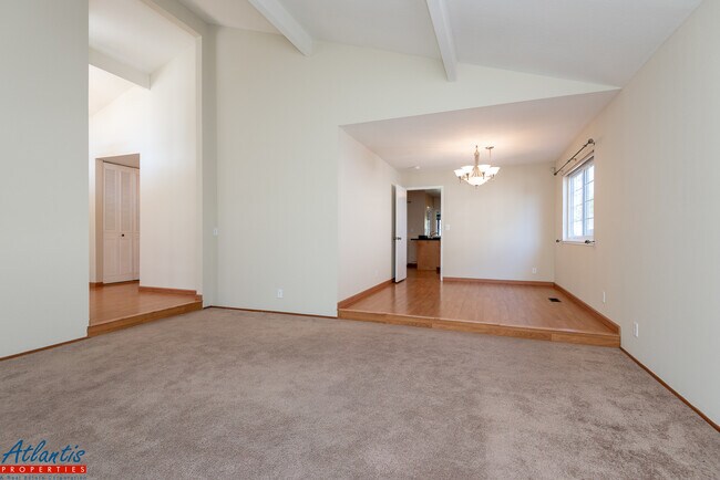 Foto del edificio - Beautiful Home | Central A/C | Desirable Location