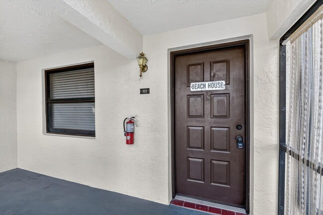 Building Photo - 4707 Lucerne Lakes Blvd E