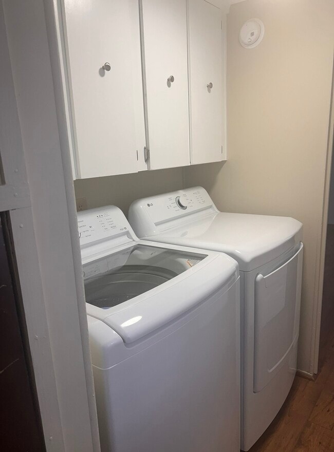 Building Photo - 299 Frank Hodges Dr