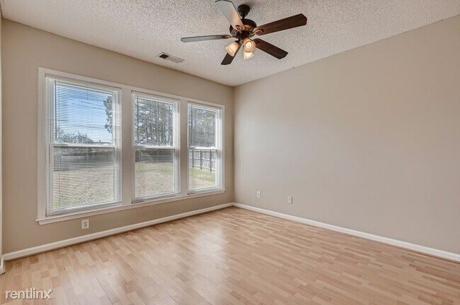 Building Photo - 3 br, 2.5 bath House - 1672 Woodsford Rd N...