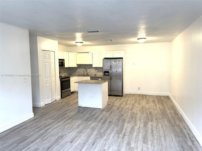 Foto del edificio - 5402 NW 24th Ct