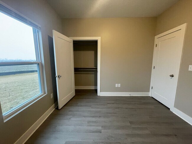 Foto del edificio - 9333/35 E Wassall