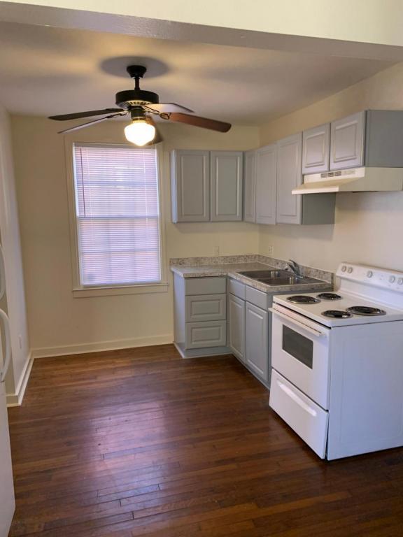 Foto principal - 115 South Leo St