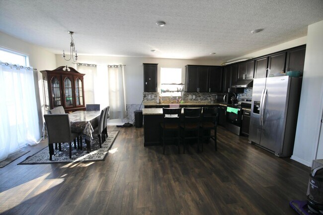 Foto del edificio - 216 Old Bay Dr