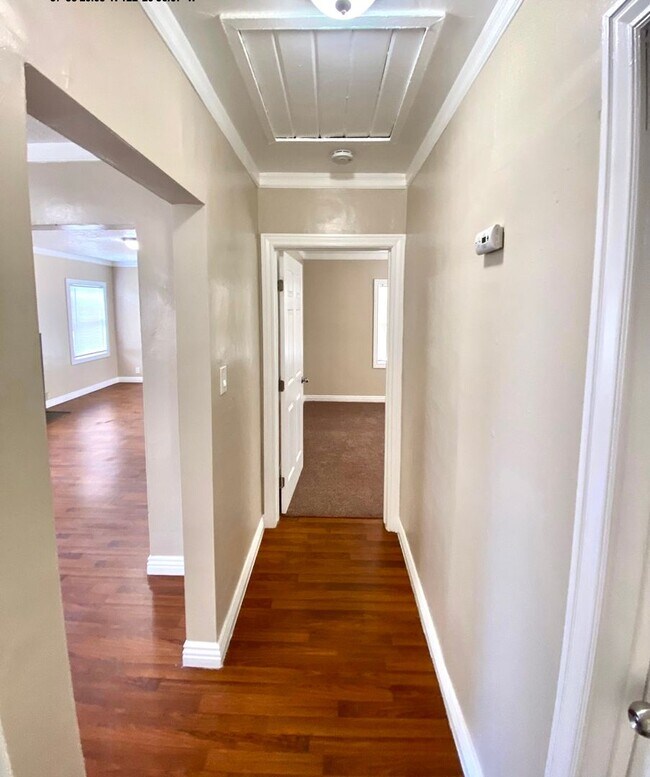 Foto del edificio - Nice 2 bed 1 bath House in Richmond with Garage - COMING SOON !!
