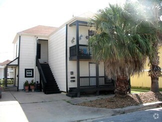 Building Photo - 612 9th St