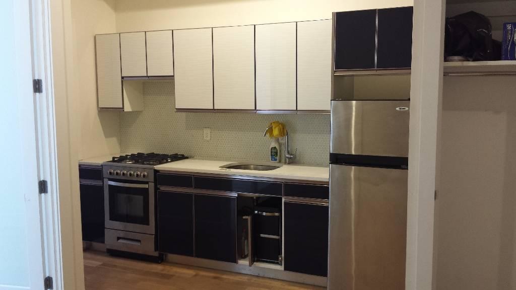 Foto principal - 751 DeKalb Ave
