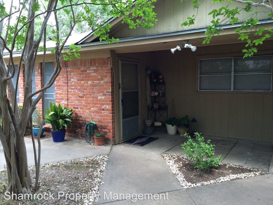 Foto principal - 2 br, 1.5 bath House - 7308-A Sanger Ave.