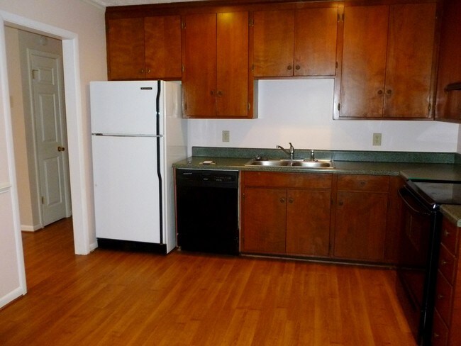 Foto del edificio - 4546 Woods Edge Rd