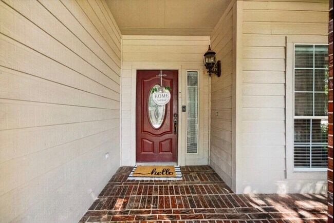 Foto del edificio - 15226 Olmstead Park Dr