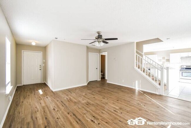 Building Photo - 3bed 2.5 bath 6 miles from Randolph AFB