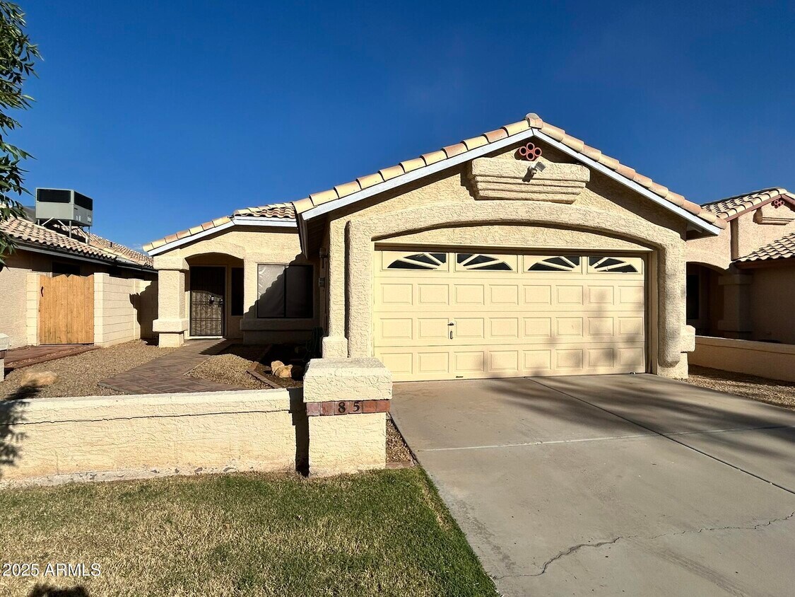 Foto principal - 85 S Crestview St