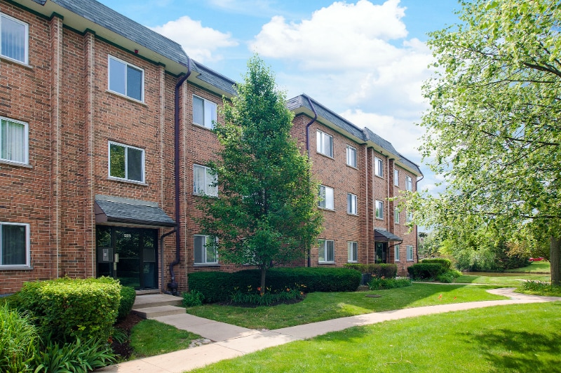 Photo - 2608 Pirates Cove (Schaumburg, IL)