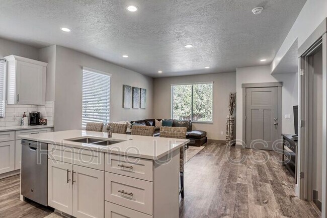Foto del edificio - 12724 S Doc Sorenson Ln