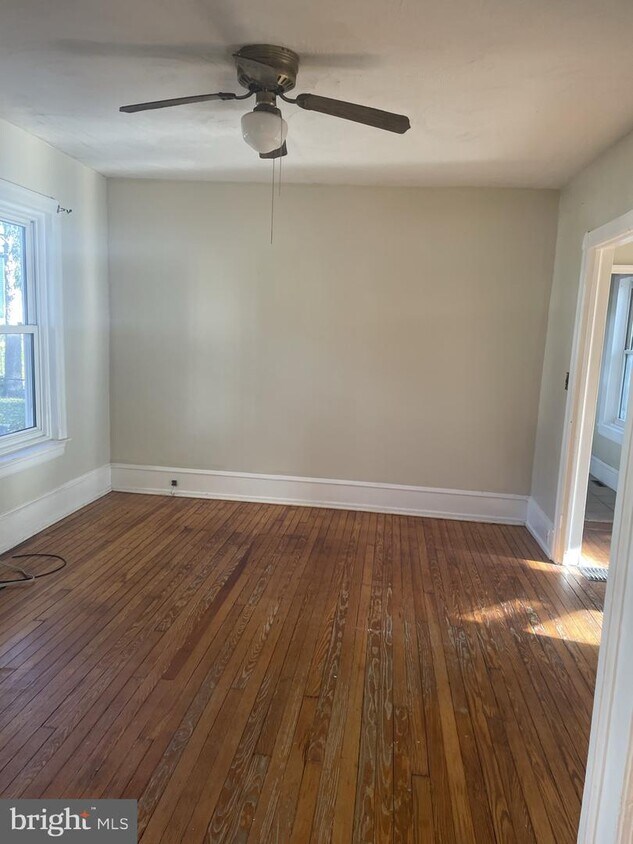 10 S Sussex St, Gloucester City, NJ 08030 House Rental in Gloucester
