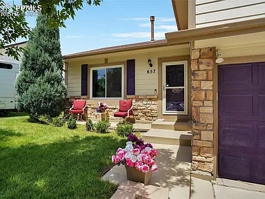 Photo - 657 Loomis Ave House