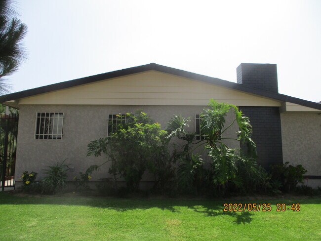 Building Photo - 11030 Crenshaw Blvd