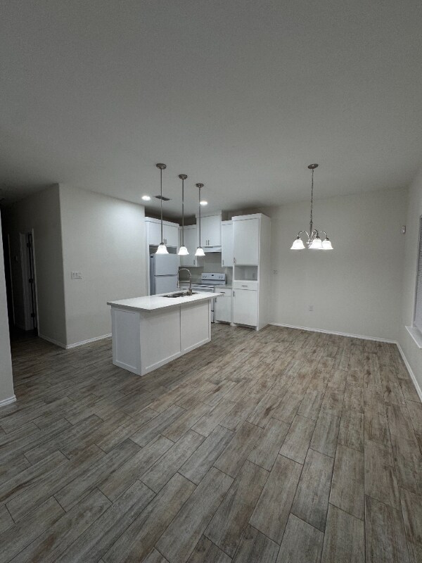 Foto principal - 2214 E Valley Cir