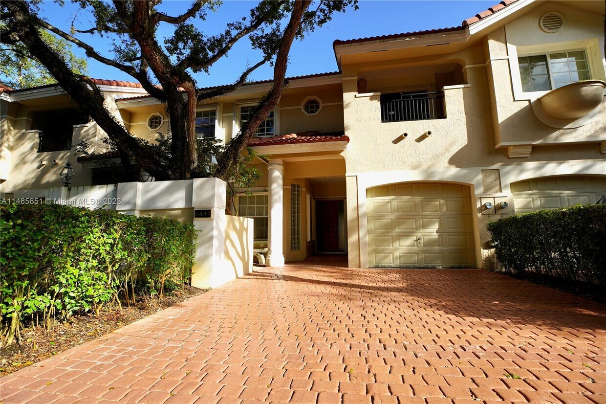 6847 SW 89th Terrace, Miami, FL 33156 Townhome Rentals in Miami FL