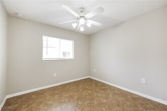 Building Photo - 1056 Summa Blvd