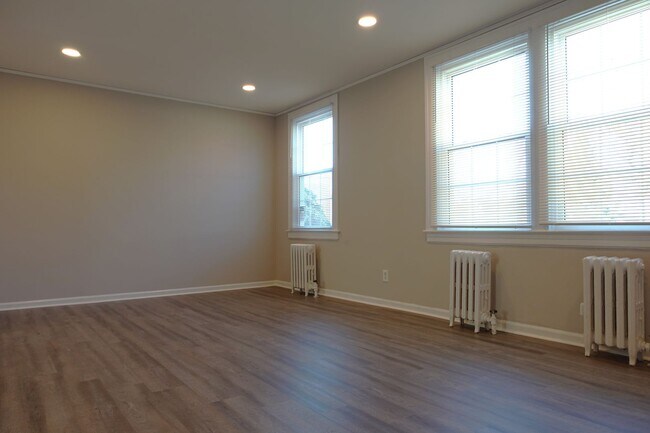 Foto del edificio - 15 Greeley Ave