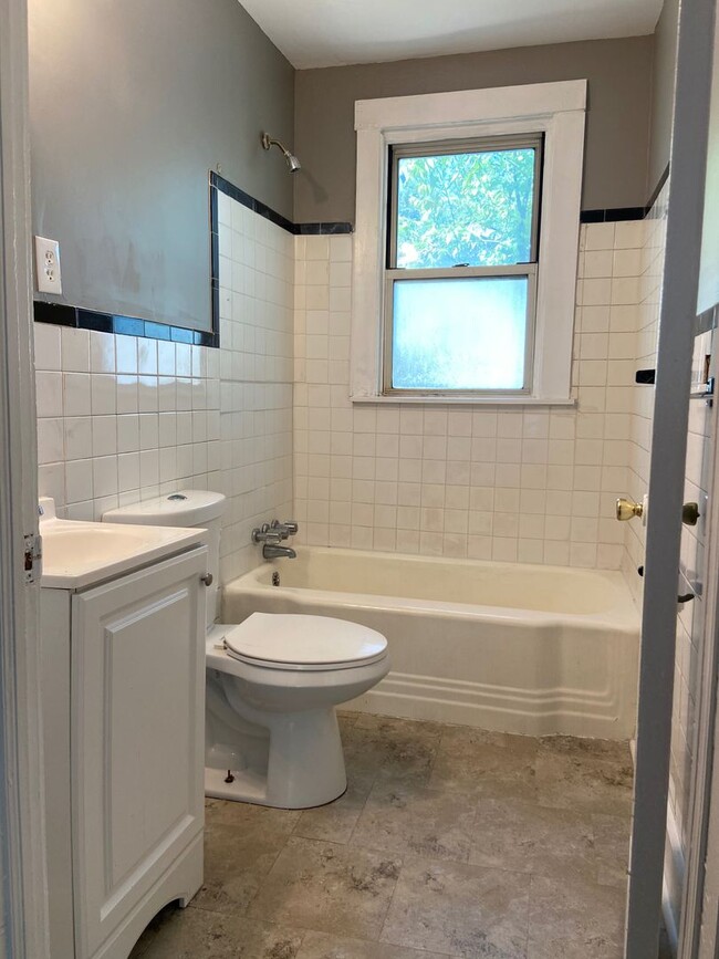 Building Photo - **UPCOMING**Two Bedroom / One Bathroom Hom...