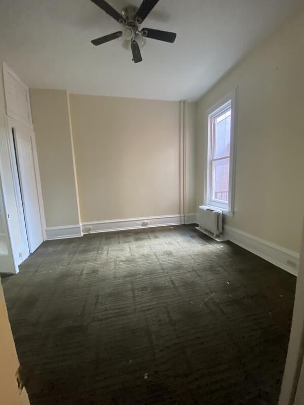 Building Photo - 214 N 6th St