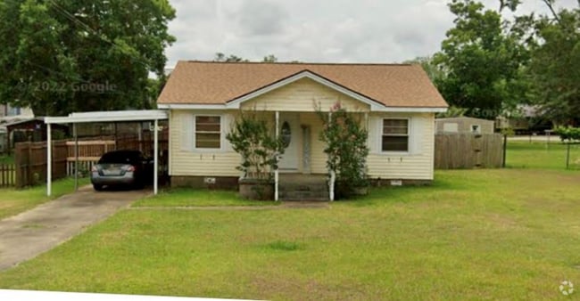 Building Photo - 102 1st Ave