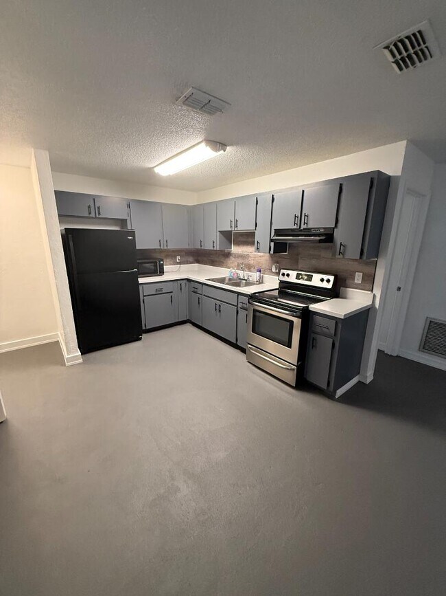 Foto del edificio - 1587 Sunset Ln