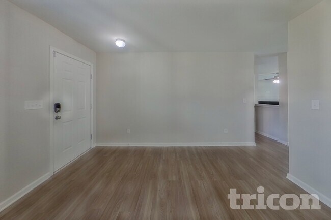 Foto del edificio - 2641 Cider Ridge Rd