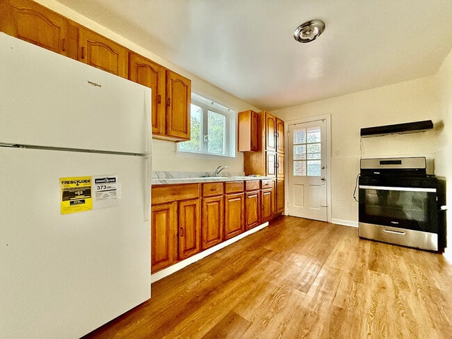 Photo - 115 Cowles Ave Apartment