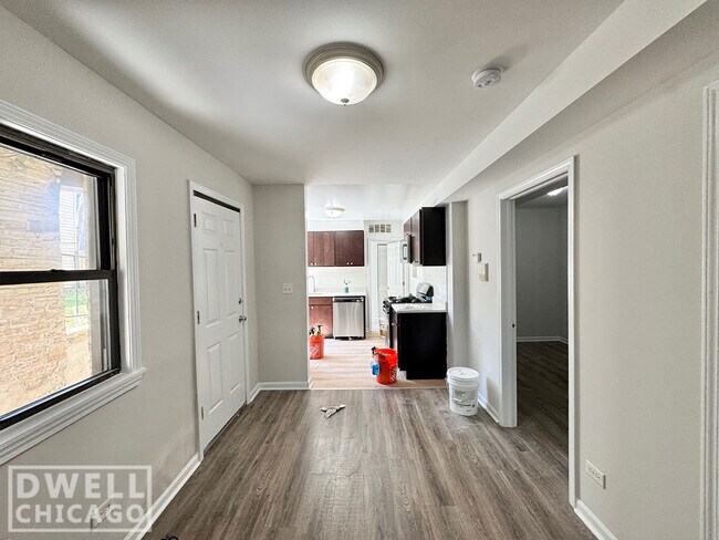 Foto del edificio - 2120 N Whipple St