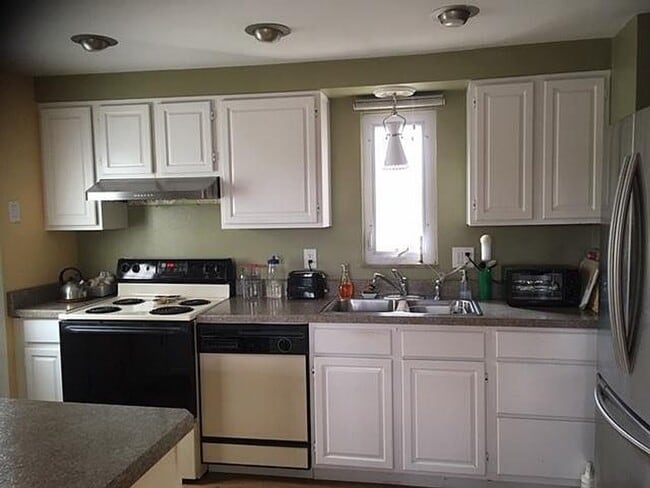 Forest Hills - House Share - 1 BR Availabl... - Forest Hills - House Share - 1 BR Availabl...