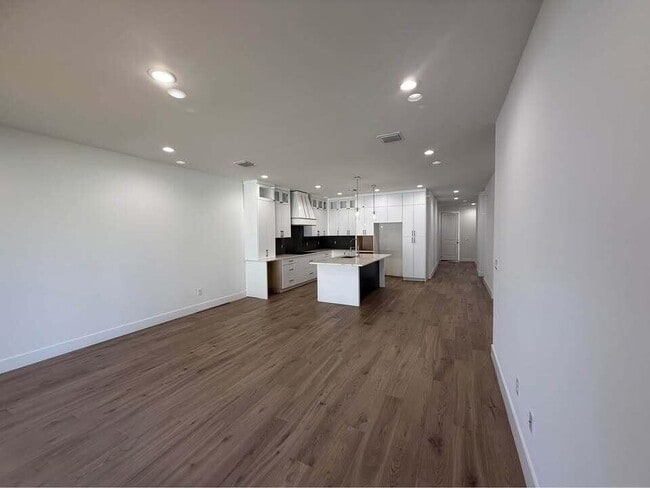 Foto del edificio - 2438 Cecelia St