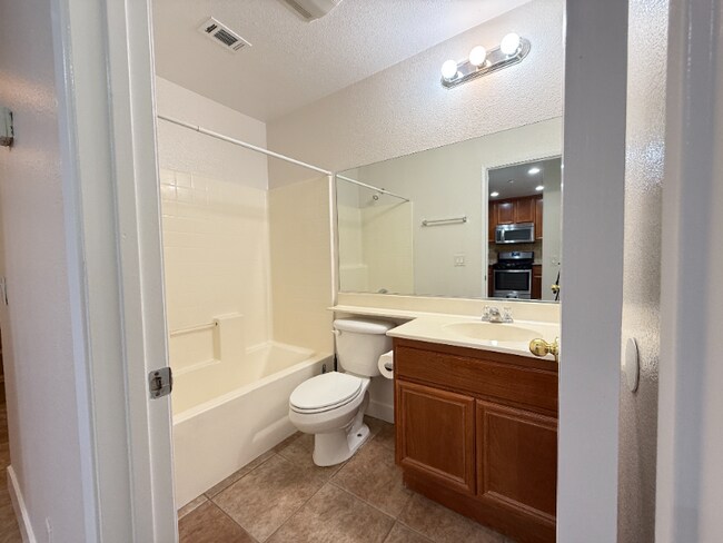 Foto del edificio - 25858 Iris Ave