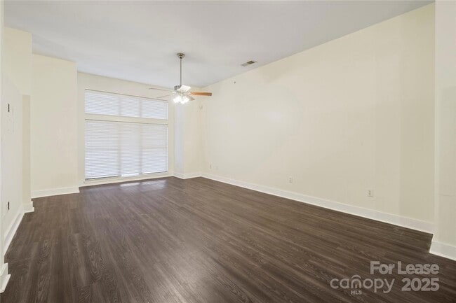 Building Photo - 716 N Davidson St