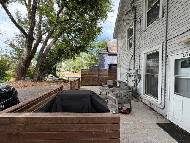 Patio trasero - 1035 Victoria St N