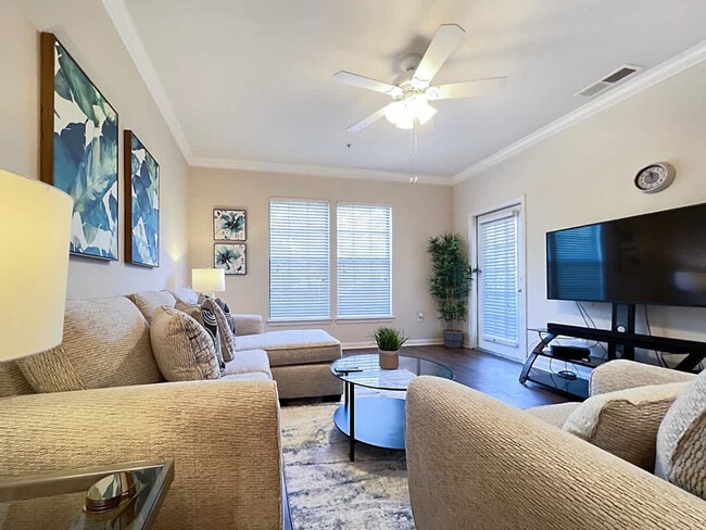 Foto del edificio - 2021 N Lemans Blvd