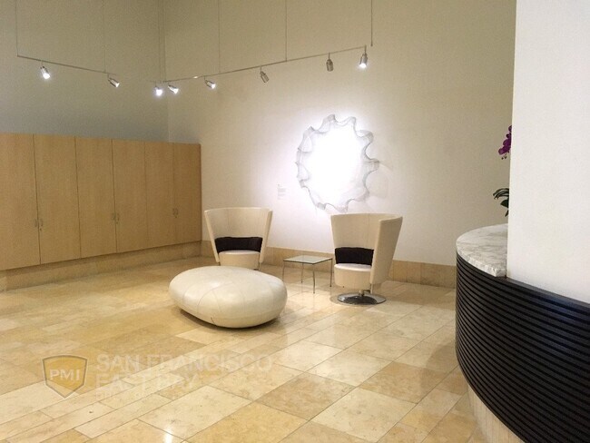 Building Photo - Luxurious SOMA Grand Condo: 3 Bed / 2 Bath...