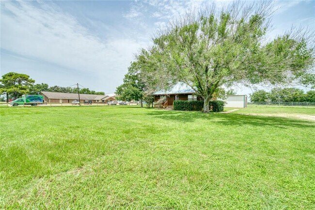 Foto del edificio - 6089 E State Hwy 21