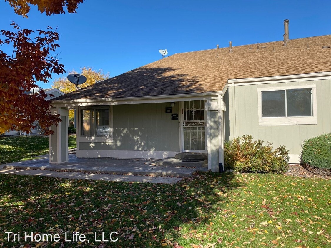 3 br, 2 bath House 8772 Chase Dr 52 House for Rent in Arvada, CO