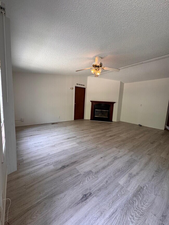 Foto del edificio - Spacious 3BR/2BA Home in Greenville – Affordable, Comfortable & Close to Everything!