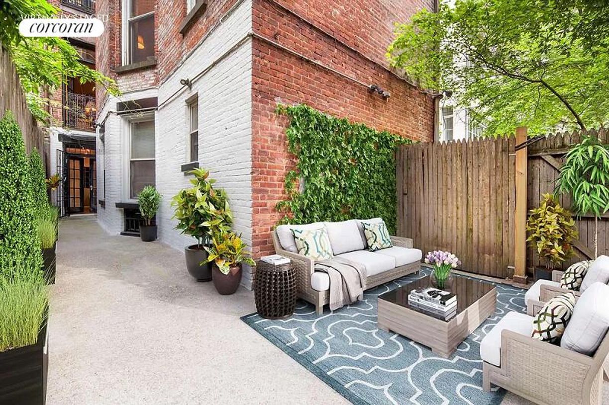 Foto principal - 54 E 83rd St